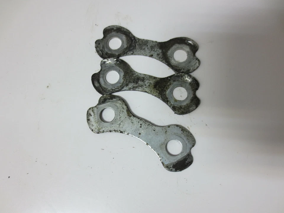 Оригинальные б/у зажимы держателей задних звездочек 2004 Yamaha XT225 XT 225  - Изображение 1 из 1