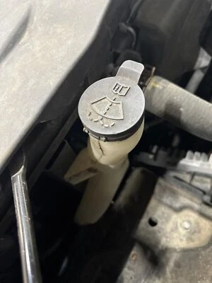 Used Washer Fluid Reservoir fits: 2014 Chevrolet Silverado 1500 pickup  Grade A - Image 1 of 4