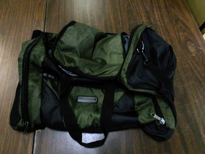 SwissTech Urban Trek 28" Travel Green Duffel 28x15x12.5" USED - Image 1 of 4