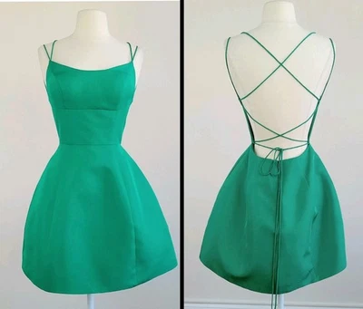 size 2 SHERRI HILL Green Sculptural Holiday LACE-UP BACK Event Party Mini DRESS - Image 1 of 4