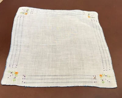 Pañuelo con bordes de dobladillo bordados a mano de lino irlandés de colección Foto 1 de 2