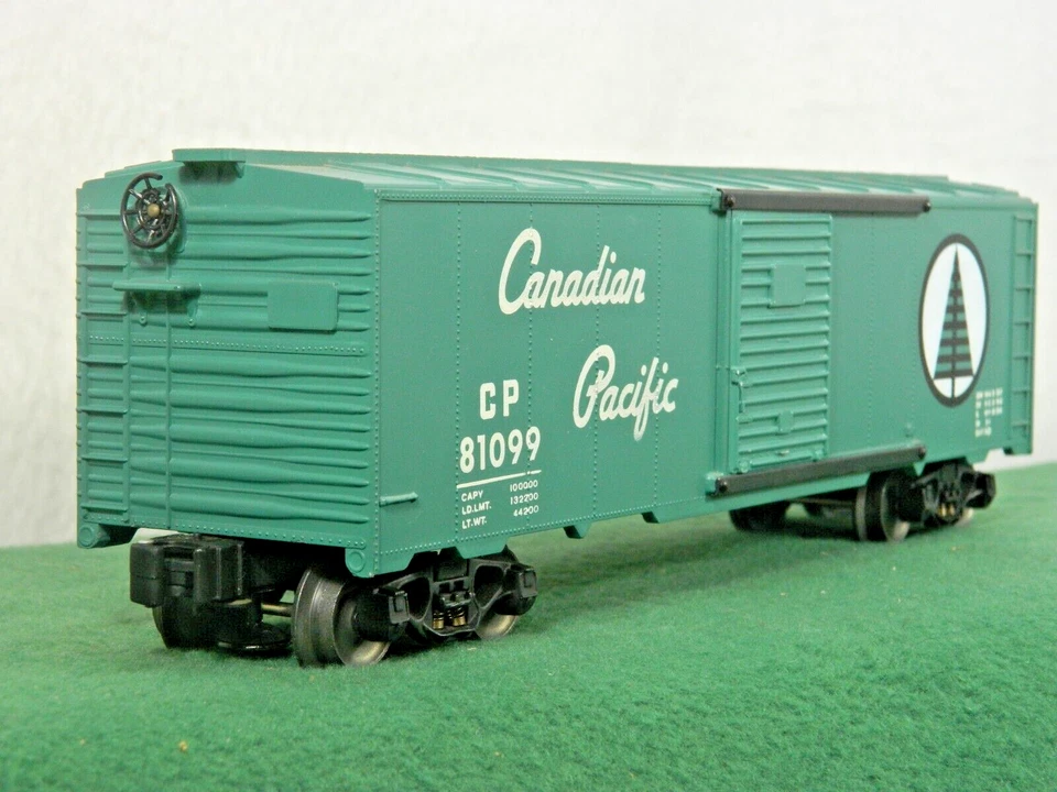 KMT CANADIAN PACIFIC 40ft SD GREEN BOX CAR O SCALE #81099 LN IN ORIGINAL BOX - Image 1 of 4