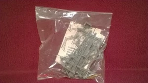 HO LIFE-LIKE KIT - OVER TRACK SIGNAL BRIDGE - Picture 1 of 5