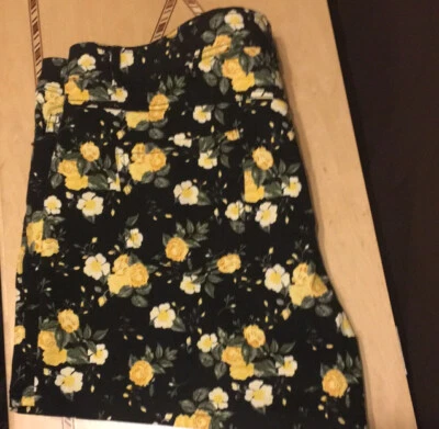 Pantalones Cortos Sonoma Mujer 24W Denim Estampado Floral Cinco Bolsillos Estilo Cremallera Frontal Elastizados Foto 1 de 4