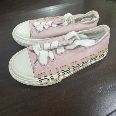 zapatos burberry niños Foto 1 de 2