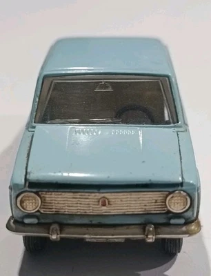 Coche soviético de juguete de metal vintage URSS 1:43 modelo URSS VAZ-2101 Foto 1 de 4