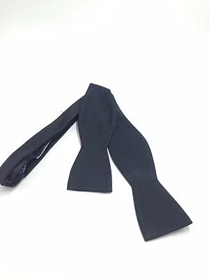 $125 Ryan Seacrest Para Hombres Traje Sólido Vestido Negro Pajarita Clásica Ajustable Pajarita Foto 1 de 4