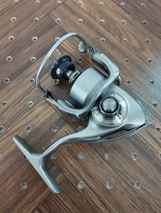Y556R00051 Daiwa 05 Exist 2004 Main Unit Only - Picture 1 of 9