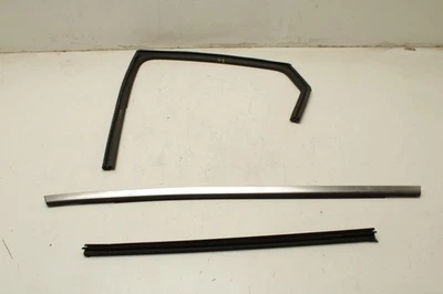 Canal de funcionamiento puerta trasera izquierda Kia Sportage Hybrid EX 2023-2025 con correa resistente al clima Foto 1 de 4