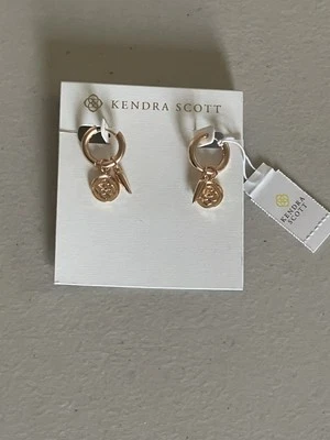 "PENDIENTE ABRAZO CON DIJE DIRA TONO ORO ROSA KENDRA SCOTT 0,75""" Foto 1 de 4