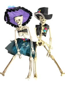 Halloween Scheletro Coppia Figure Plastica 17 in Giorno dei Morti Abiti Posable - Foto 1 di 9