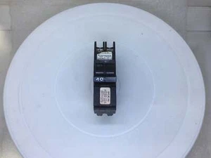 Disyuntor Stab-Lok marca americana FPE NC240 2 polos 40 amperios 240 V - Imagen 1 de 6
