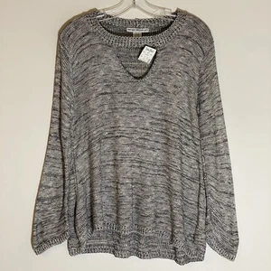 Suéter Two One Two New York para mujer gris medio tinte espacial recortado cuello en V ojo de cerradura - Imagen 1 de 14