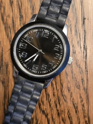 Xhilaration FMDX183手表黑色硅胶表带不锈钢日本机芯男女通用 — 第 1/4 张图片