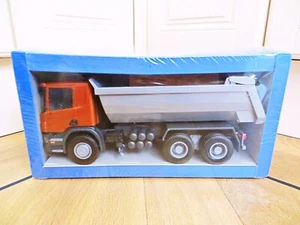 EMEK 10500 'SCANIA P DUMP/TIPPER TRUCK. BRONZE' 1:25 MIB/BOXED/SEALED. - Picture 1 of 7