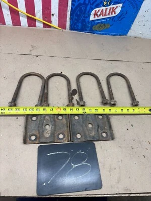 Camión Ford F100 F250 F350 1967-1997 eje trasero hoja resorte placas de perno en U Foto 1 de 4