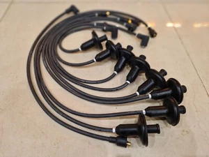 Aston Martin Classic DBSV8, AMV8, V8 Zagato, New Set of black spark plug leads - Picture 1 of 3