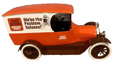 Spec Cast 1916 Studebaker Panel Delivery Truck  "TRUST WORTHY HARDWARE STORE" - Изображение 1 из 4