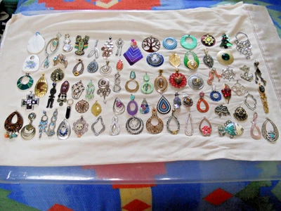 140 шт. разнообразные ожерелье кулоны рукоделие / изготовление ювелирных изделий лот см. все фотографии - Изображение 1 из 4