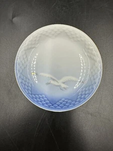 Porcelain Seagull coaster by Fanny Garde for  Bing & Grondahl, Denmark - Picture 1 of 5