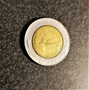 500 Lire Italy 1988 coin  bi-metallic  - Picture 1 of 2