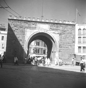 TUNIS c. 1950 - Population Porte de France Tunisie - Négatif 6 x 6 - TUN 12 - Imagen 1 de 1