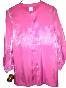 AVON ~ Camicetta rosa irridescente lucida con bottoni ~ maniche lunghe ~ rayon ~ taglia S - Foto 1 di 6