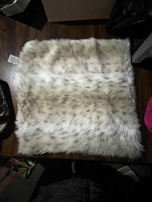 Funda de almohada Pottery Barn de piel sintética marfil farsa leopardo de las nieves ~ ¡USADA EN EXCELENTE ESTADO! Foto 1 de 4