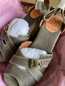 Gee WaWa Platform Wedge Sandals Leather Buckle Ankle Strap NIB US7 - Picture 1 of 6