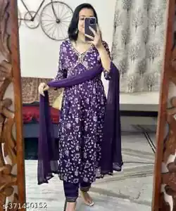 Damen schönes Viskose Aliya Schnitt bestickt Kurti mit Hose und Dupatta Set - Bild 1 von 4