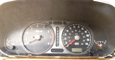 Cuadro de instrumentos velocímetro Isuzu 2002 axioma medidores 8972385520 186.723 millas Foto 1 de 4