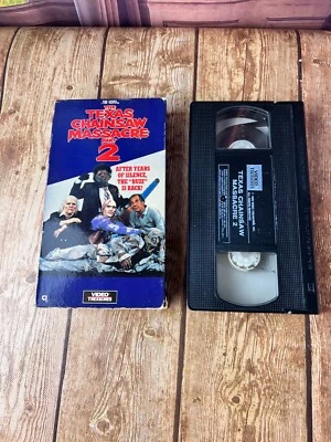 The Texas Chainsaw Massacre Part 2 VHS Horror Movie 1986 Video Treasures Foto 1 de 4