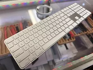 Apple Magic Tastatur mit Touch ID und Ziffernblock für Mac Modelle - silber - Bild 1 von 7