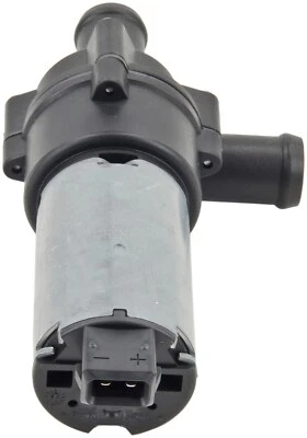 Вспомогательный водяной насос двигателя Bosch для Volkswagen Golf 1997-1998 годов выпуска - Изображение 1 из 4