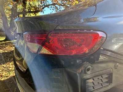 LUZ TRASERA DERECHA 15-17 CHRYSLER 200 LED. Pieza usada de calidad. ¡Envío gratis!  Foto 1 de 3