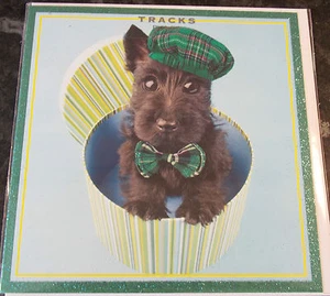 Linda tarjeta de cumpleaños para perro Tracks Mad Hatters.  - Imagen 1 de 3
