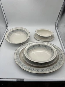 Noritake "Monteleone" Porzellan Servierset - Platten, Schüsseln, Sauciere. 5 Stück Konvolut - Bild 1 von 11
