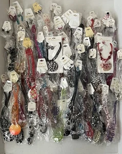 Lote de 10 conjuntos de collares y pendientes joyería de moda bolsa de agarre surtida - NUEVO - Imagen 1 de 7
