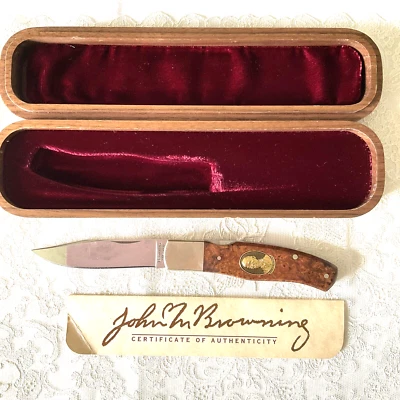 John M. Browning 152 Limited Edition Knife In Wooden Box Paperwork Gold Logo - Image 1 of 4