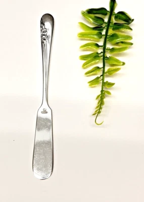 Cuchillo de mantequilla One International de plata esterlina 5-3/4" Lg tiempo de flor 33 gr.  ML Foto 1 de 4