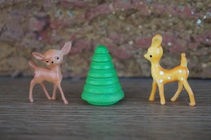WEIHNACHTEN Mini Figur winzig 1" SET Set Baby Rentier Hirsch Rehkitz grüner Baum zierlich - Bild 1 von 4