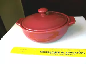 CAZUELA CUBIERTA LONGABERGER CERÁMICA TEJIDA TRADICIONES PIMENTÓN ROJO 1 1/2 PINTA - Imagen 1 de 8