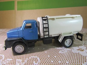 575Y Kit Plastic Assembled Volvo N10 Truck Tank 1986 L 14.9 CM Model 1:50 - Picture 1 of 11