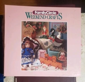 Family Circle Weekend Crafts Hardcover Spiral Binder w/Dividers - Foto 1 di 7