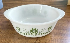 Vintage Glasbake Auflauf Backschüssel - J2600, 1,5 Quart - grünes Gänseblümchenmuster - Bild 1 von 3