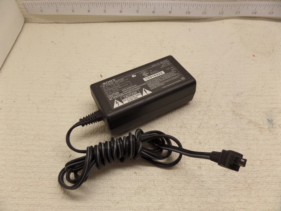 Cargador de batería adaptador de CA Sony Cybershot AC-LS1A fabricante de equipos originales DSC-P5/P7/P9 Foto 1 de 1