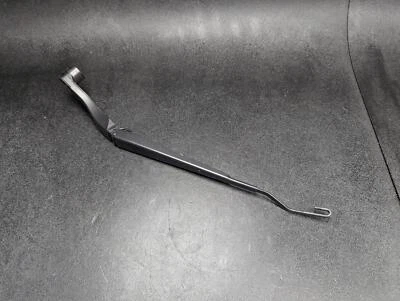 Front Left Wiper Arm 2019 Chevrolet Camaro 23360286 2016 2017 2018 2020 - 2024 - Image 1 of 4