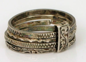 VINTAGE BEAUTIFUL STERLING SILVER RING ENGRAVED DETAILS UNIQUE STACKER SIZE 4.5 - Picture 1 of 2