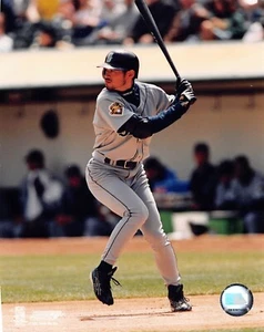ICHIRO Suzuki Seattle Mariners 8x10 Photo #7035 - Picture 1 of 1
