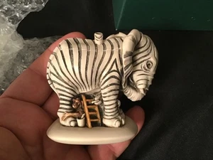 Ropa Nueva del Emperador Harmony Kingdom Elefante en Rayas Cebra Hecha en Reino Unido RARA - Imagen 1 de 9
